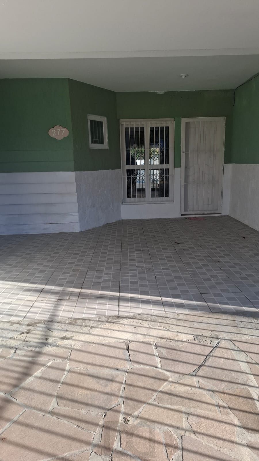 Excelente Casa / Sobrado na Zona Sul - Guarujá - Porto Alegre - preço competitivo! — foto 3