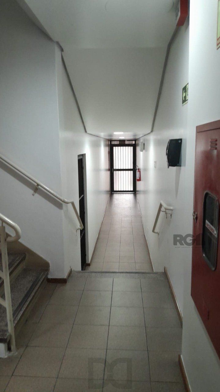 Sala térrea,com 78 m2 de pátio,com 200,98m2,na Lima e Silva — foto 4
