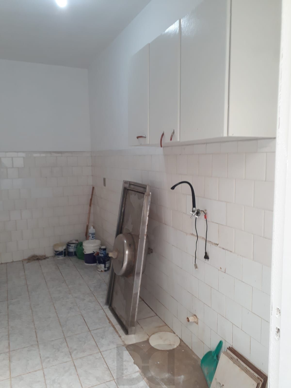 Kitnet desocupada no Menino Deus - Porto Alegre - Preço atrativo! — foto 3
