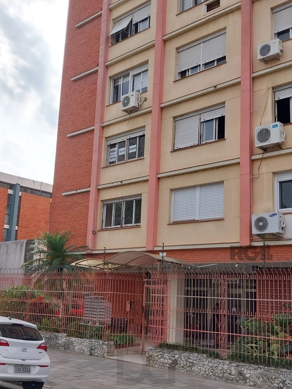 Excelente apartamento 3 dormitório, com Box escriturado - Bairro Santana. Preço Atrativo. — foto 3