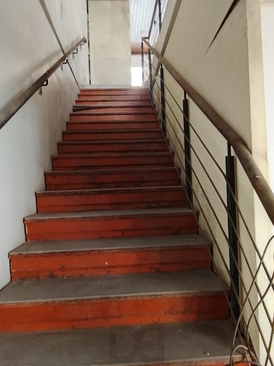 Loja Duplex na Duque de Caxias, desocupada espaço amplo. Preço atrativo. — foto 15
