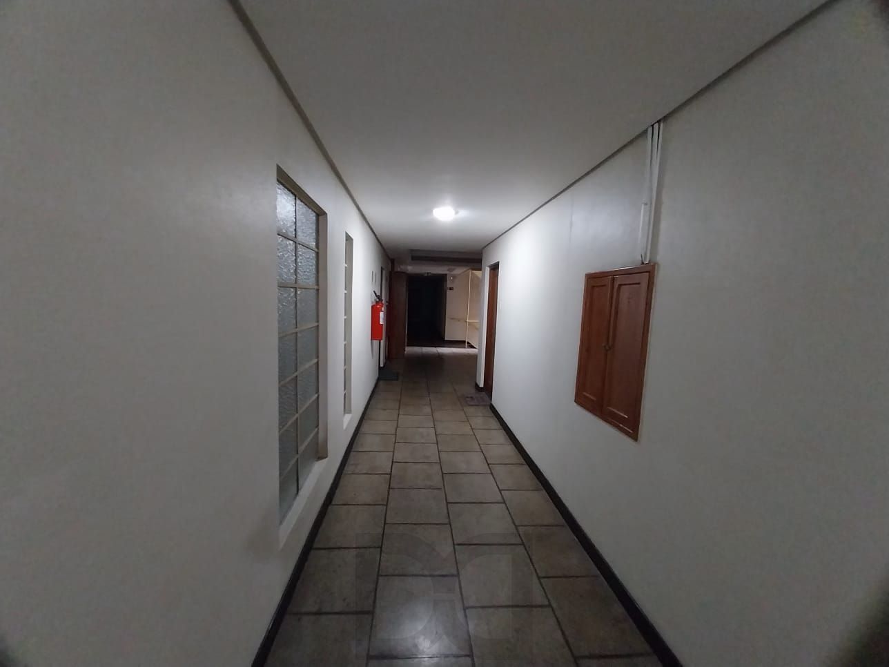 Oportunidade Excelente Apartamento 1D Mobiliado 2 piso com elevador Cidade Baixa. — foto 57
