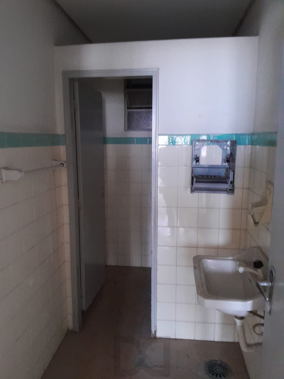 Salas com meio andar,para empresas ou órgãos públicos com 262,41m2 ,Centro — foto 14