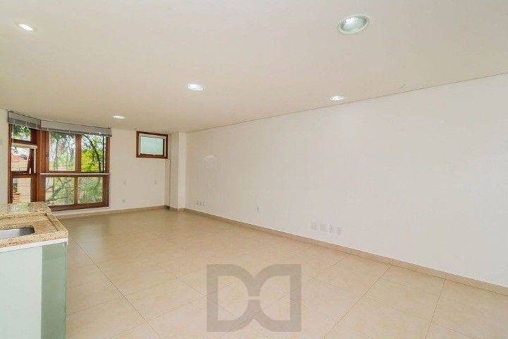 Sala,bairro Petrópolis, com ampla metragem,43,20M2, conservação impecável — foto 6