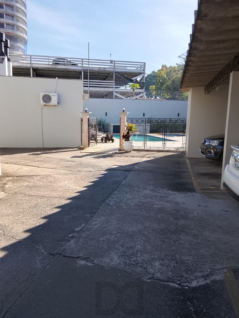 Excelente 2D C/Suíte e vaga coberta Três Figueiras - Porto Alegre — foto 13