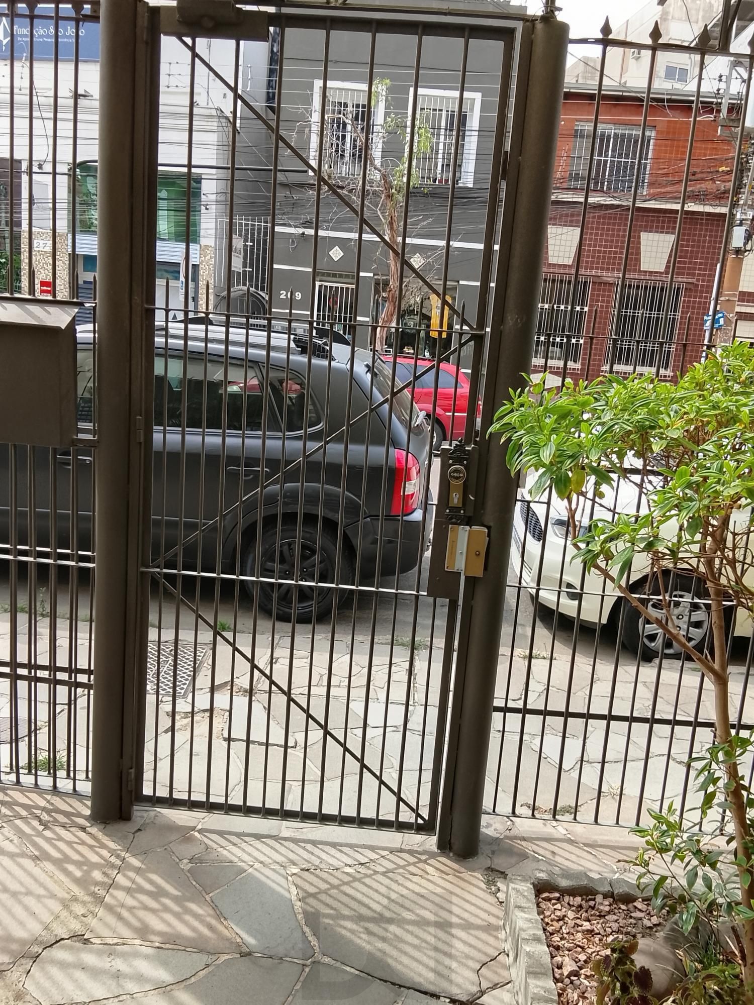Excelente apto Lateral. 1D, sala, coz, área de serv. banh. Preço Atrativo! — foto 4