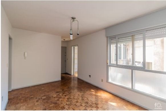 Belo e Amplo apartamento de 2 dormitórios na Cidade Baixa - Preço atrativo. — foto 10