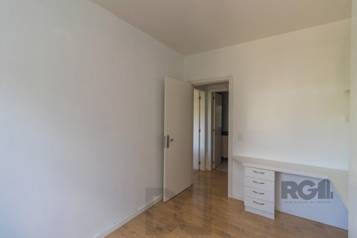 Apartamento 2 Dormitórios,Suíte,Elevador e Garagem no Bairro Santana — foto 11