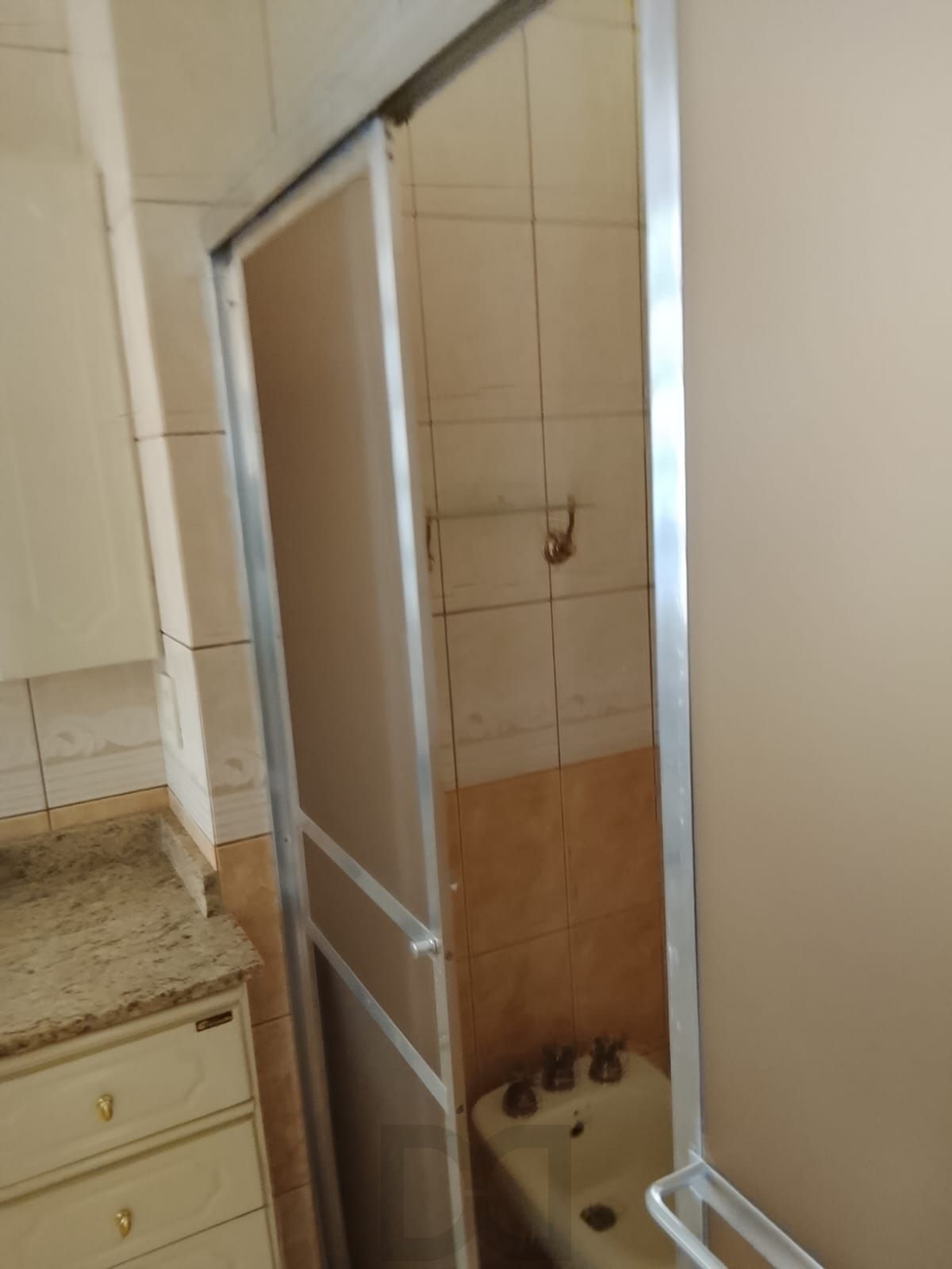Oportunidade Única! Apartamento Semimobiliado de 3 Quartos e 1 Suíte Região Nobre em Porto Alegre — foto 30