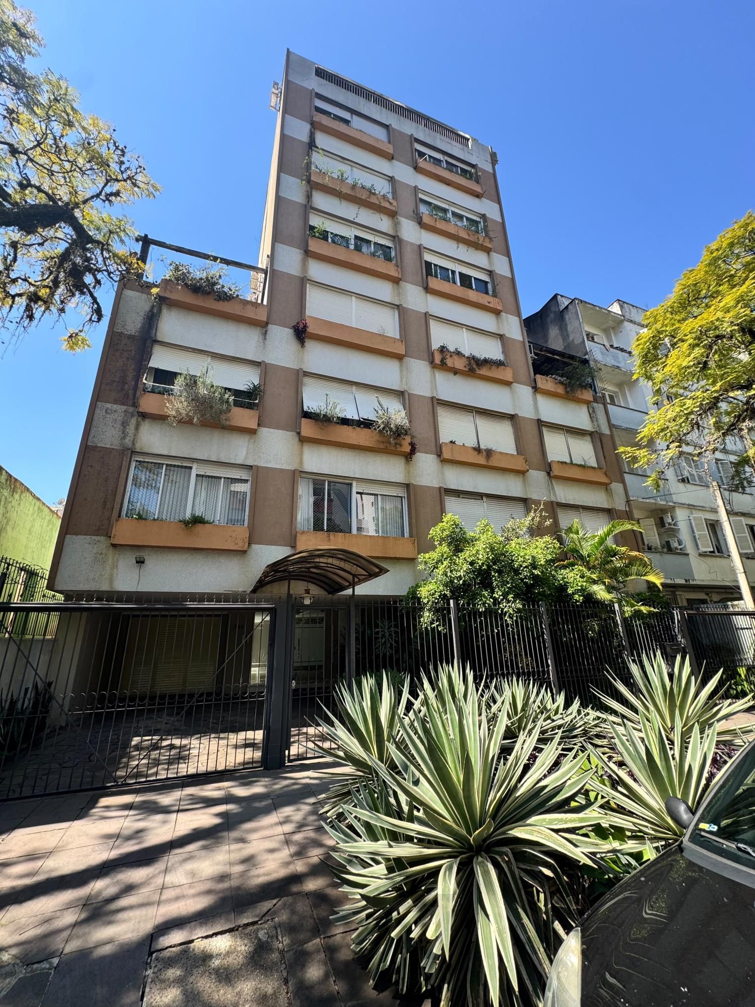 Conjunto comercial com Hall, 2 salas, sacada e Banheiro na Salgado filho - Centro Histórico! — foto 28