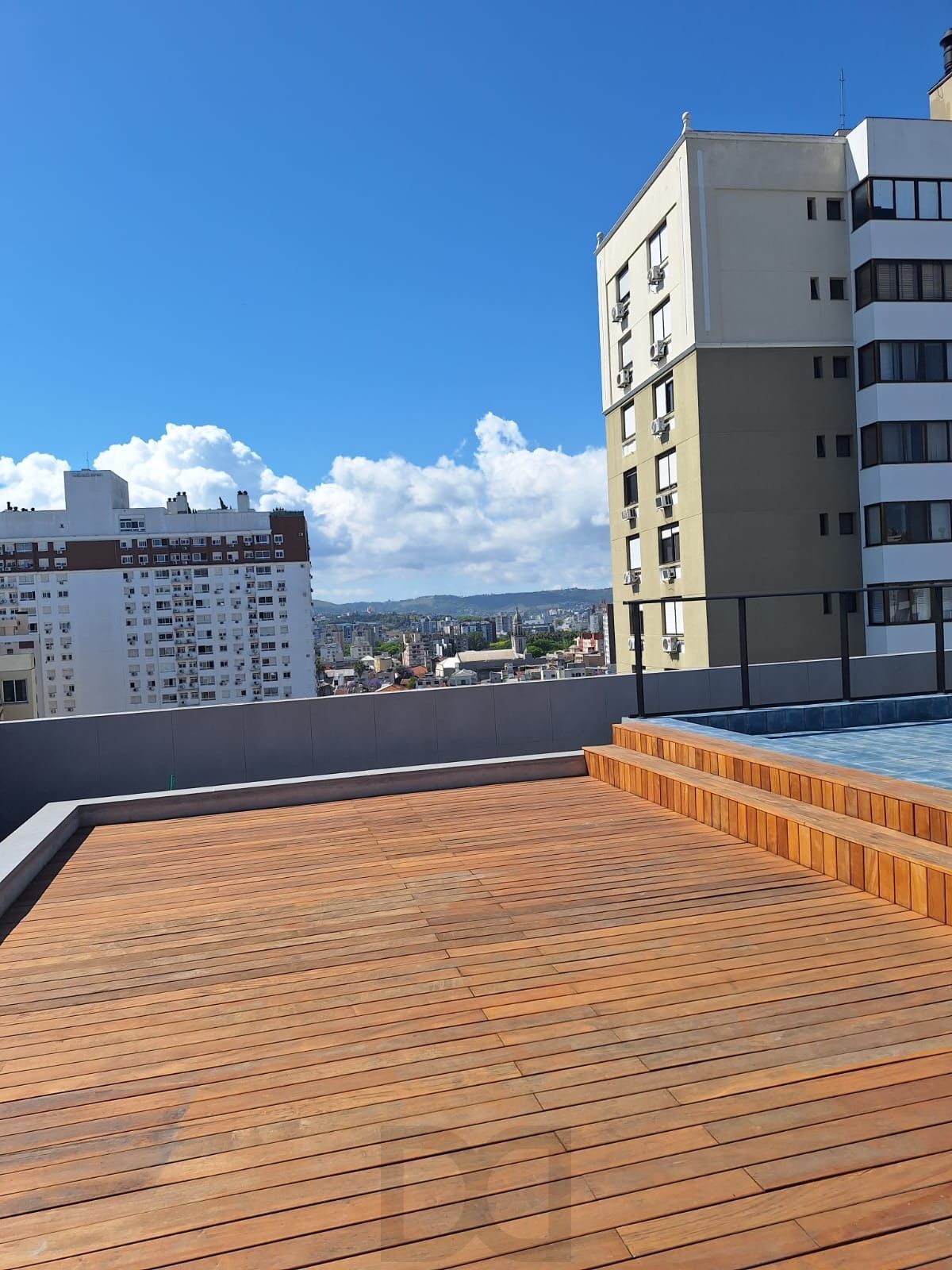 Apartamento 1D andar alto - lançamento - Cidade Baixa - Porto Alegre — foto 3