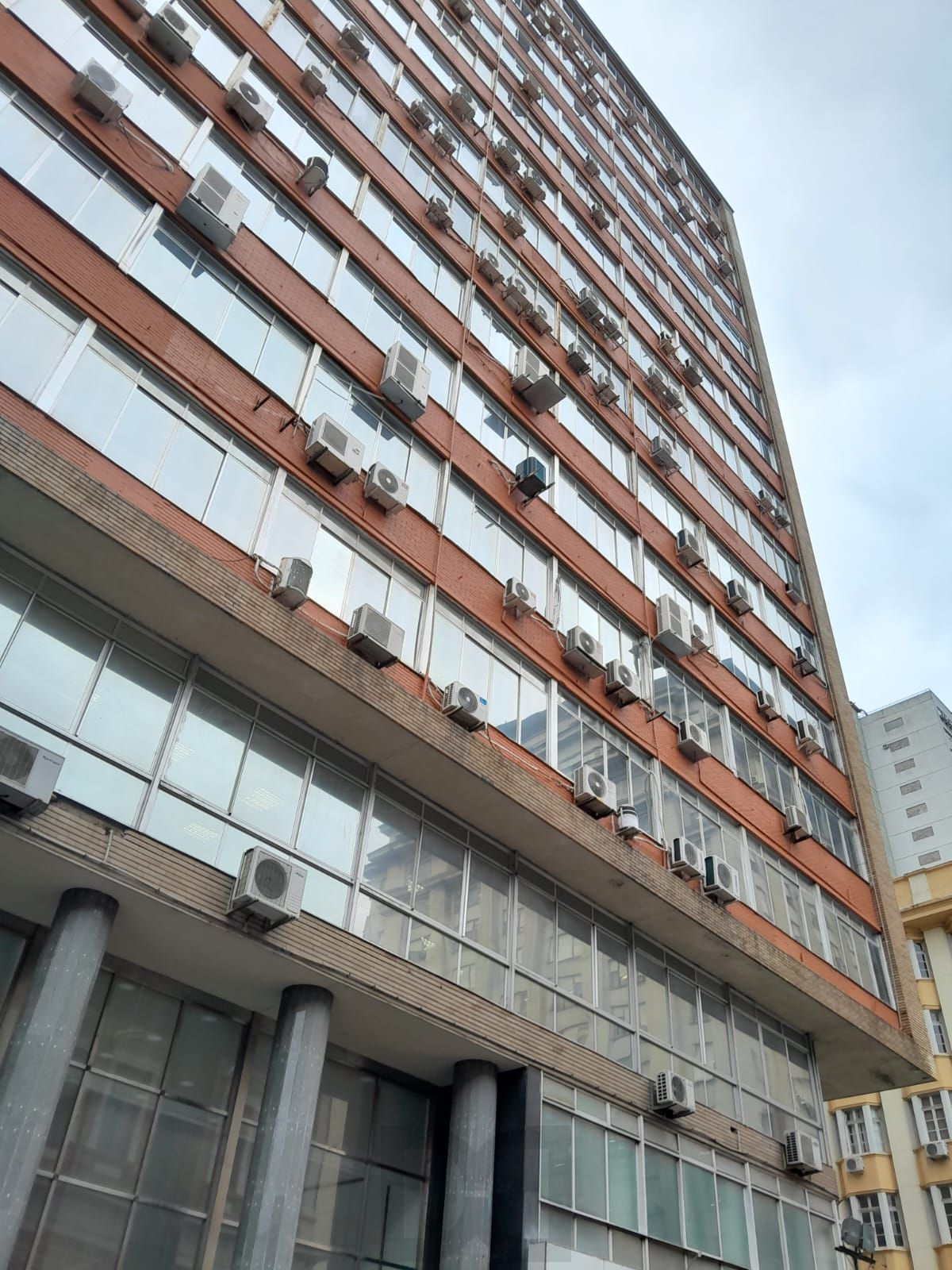 Salas com meio andar,para empresas ou órgãos públicos com 262,41m2 ,Centro — foto 1