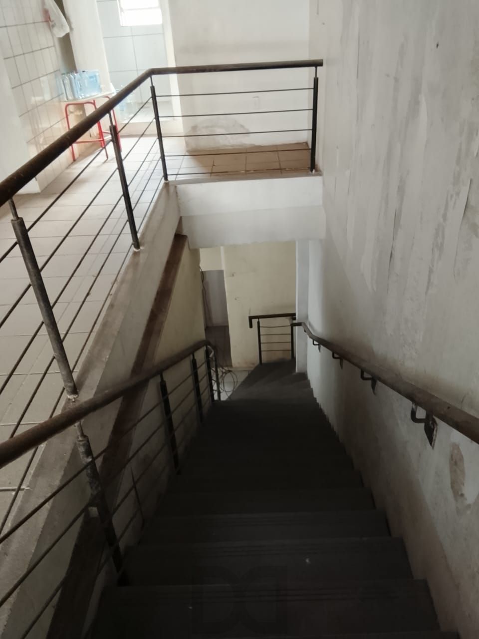 Loja Duplex na Duque de Caxias, desocupada espaço amplo. Preço atrativo. — foto 14
