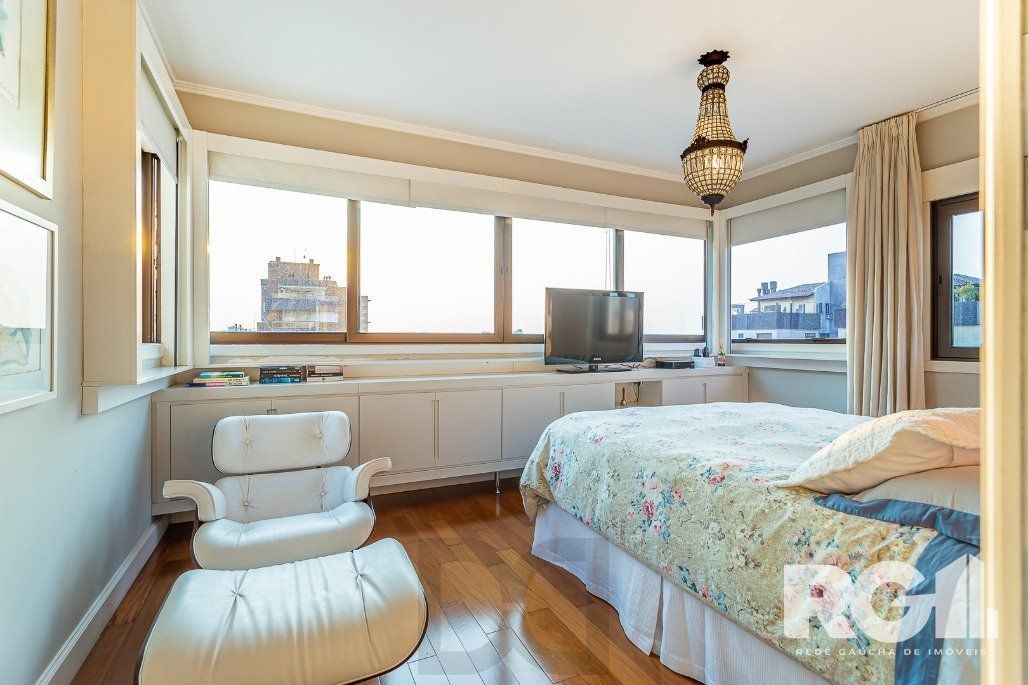 Apartamento semimobiliado, 167 m², 3 suítes e 3 vagas de garagem no bairro Bela Vista. — foto 18