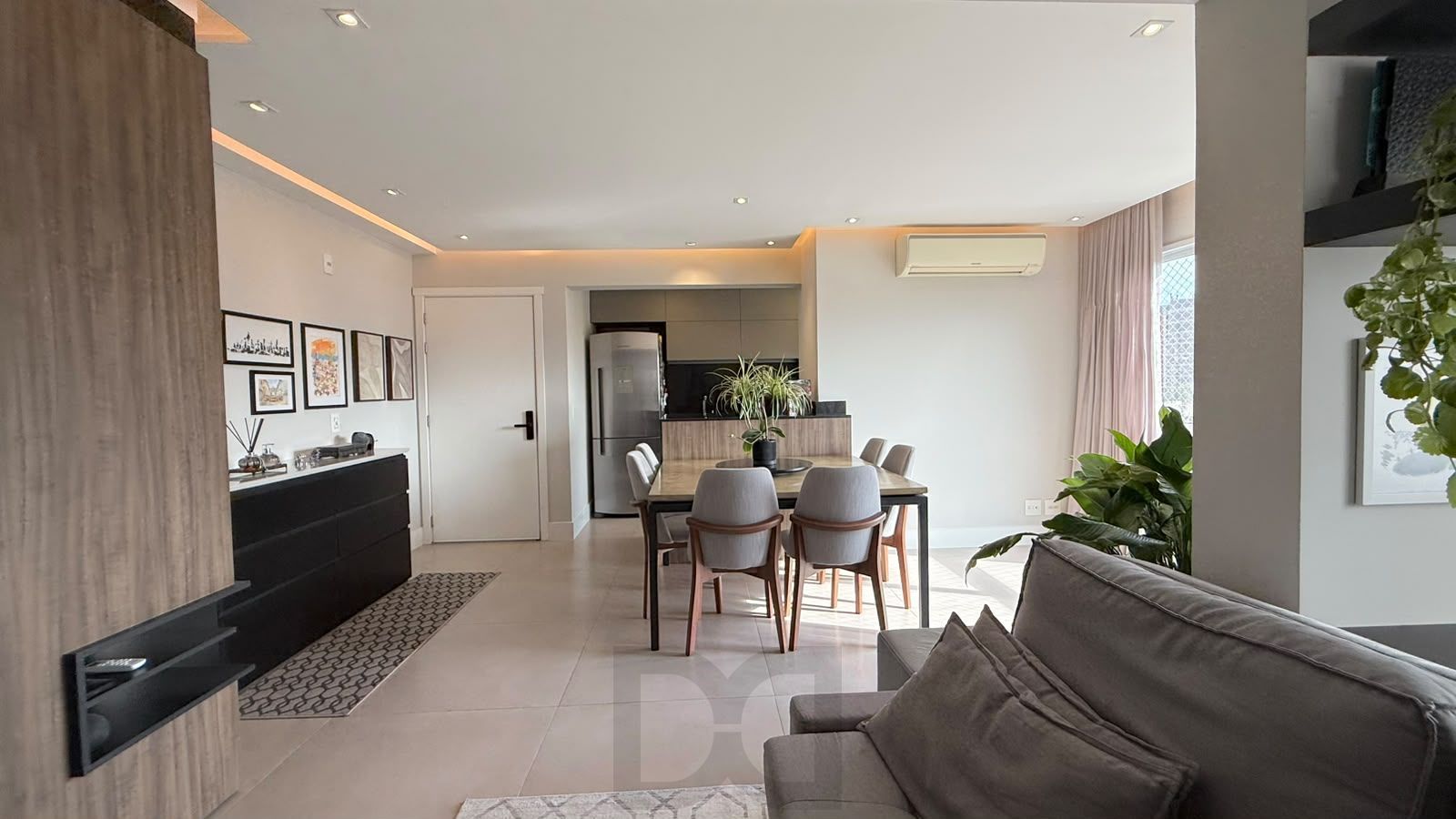 Apartamento a venda no Passo D'areia, 80 m2 com 2 dormitórios e 2 vagas cobertas. — foto 2