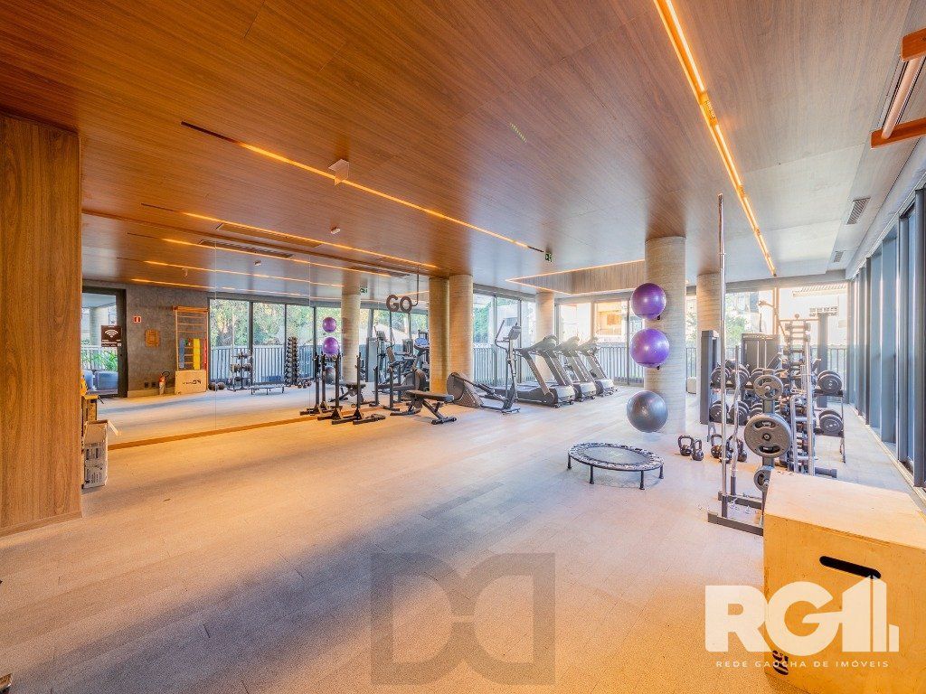 Loft de alto padrão construtivo no bairro Moinhos de Vento, planta de 29,60 m2 privativos com porcelanato, forro em gesso e aberturas em alumínio com vidros duplos. — foto 7