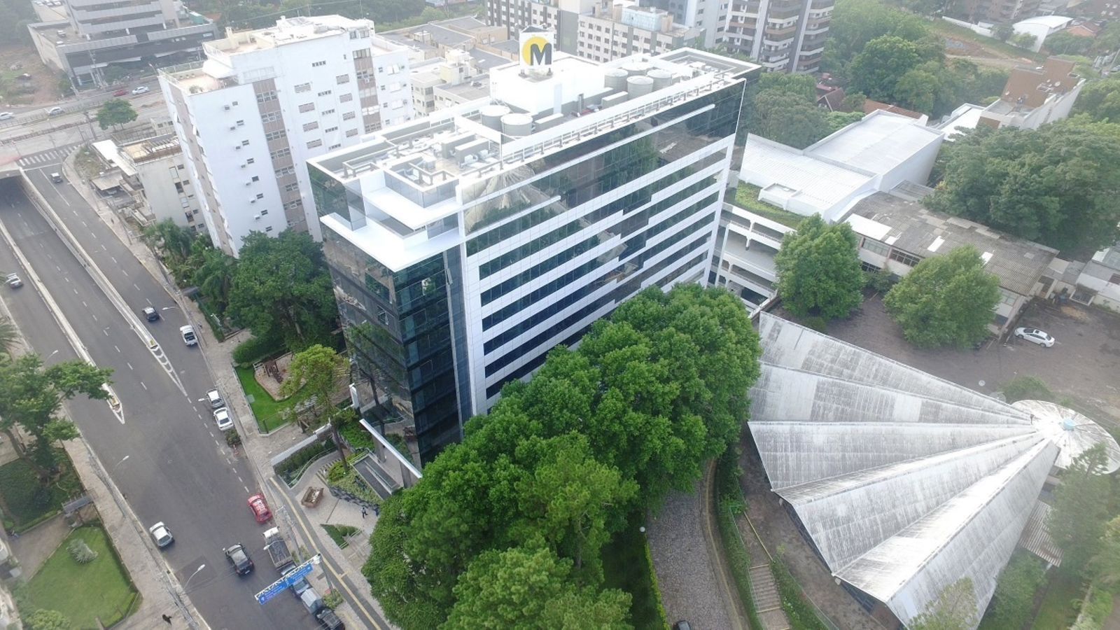 Sala comercial mobiliada com 40 m2 para alugar na Av. Anita Garibaldi. — foto 17