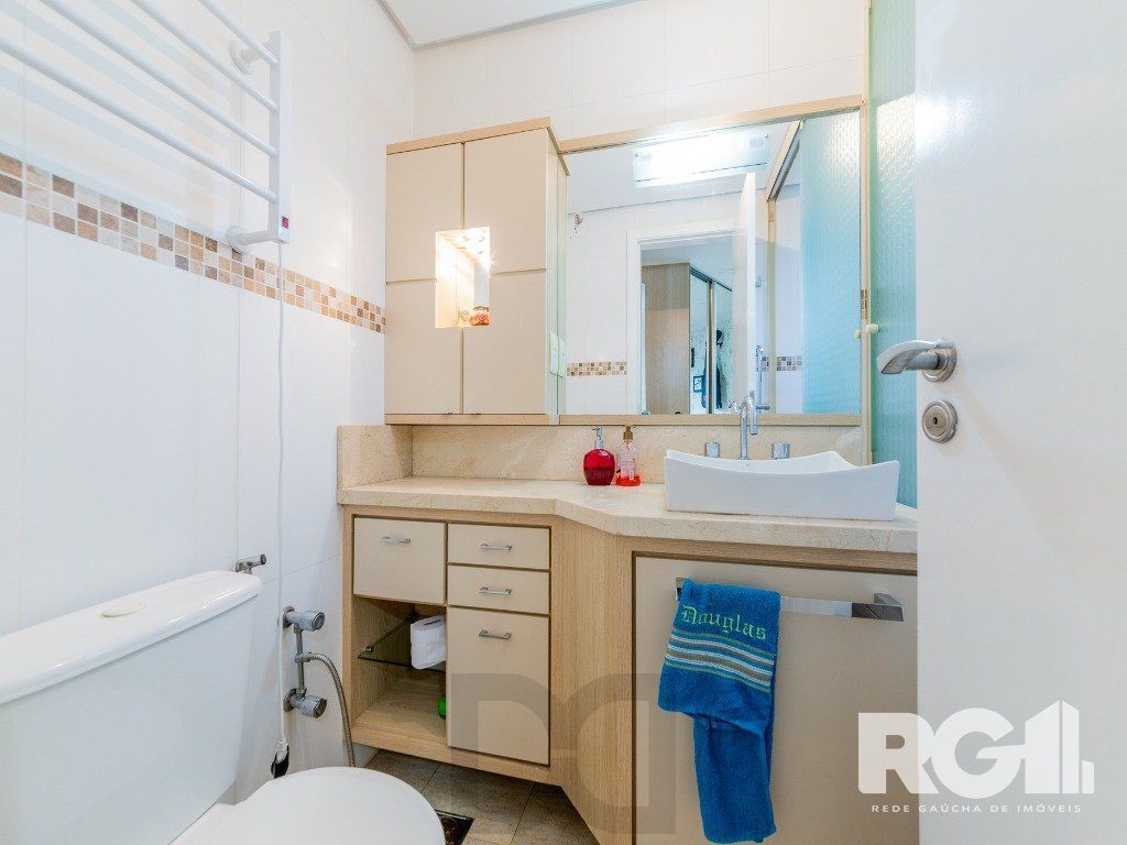 EXCLUSIVIDADE Belíssima casa de 4 suítes + gabinete no condomínio fechado Terra Mater com vista exuberante para o bosque, próximo da portaria e infraestrutura. — foto 41
