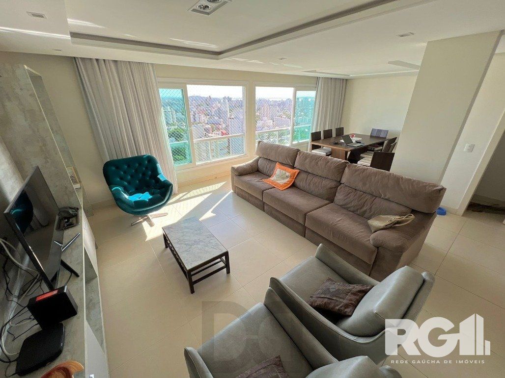 Espetacular apartamento para VENDA mobiliado, 3 dormitórios, 2 vagas cobertas, infra completa no coração do Bairro Petrópolis. — foto 5