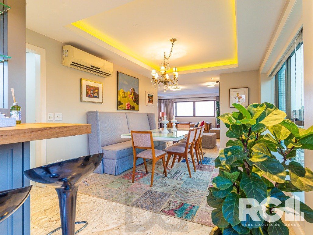 Apartamento semimobiliado, 167 m², 3 suítes e 3 vagas de garagem no bairro Bela Vista. — foto 4