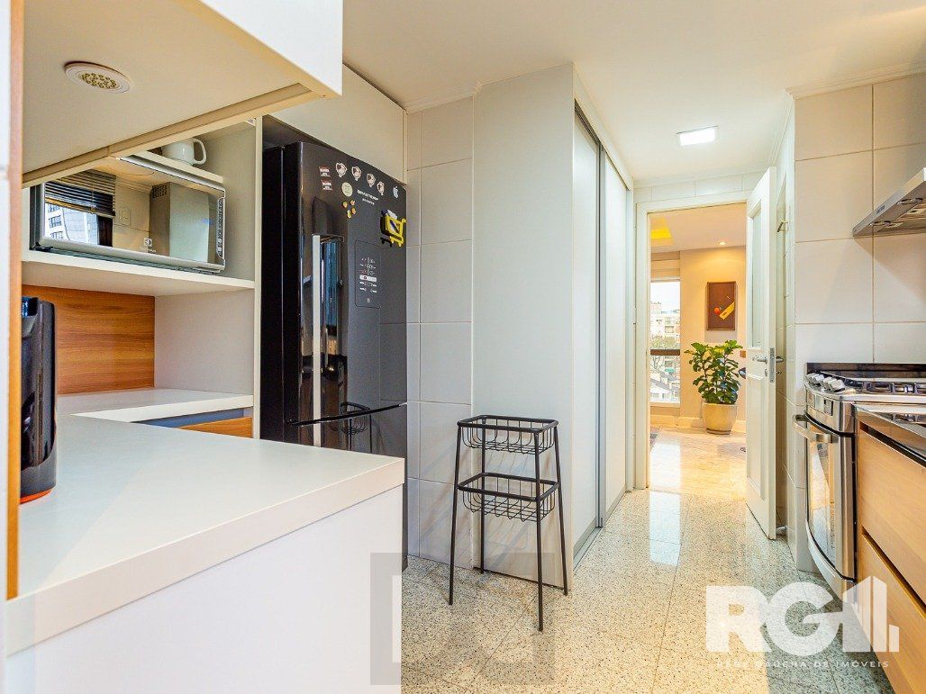 Apartamento semimobiliado, 167 m², 3 suítes e 3 vagas de garagem no bairro Bela Vista. — foto 13