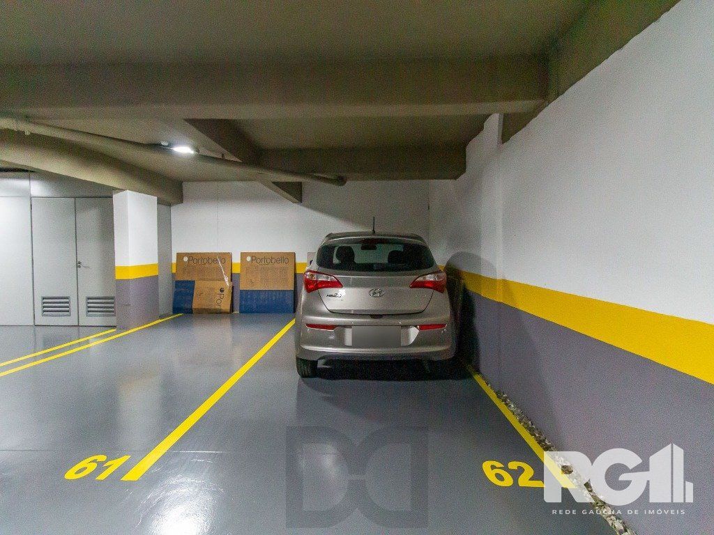 Belíssimo apartamento todo decorado por arquiteto. Apartamento com 170 m2, 3 suítes, sendo 1 suíte máster no bairro Petrópolis. — foto 53