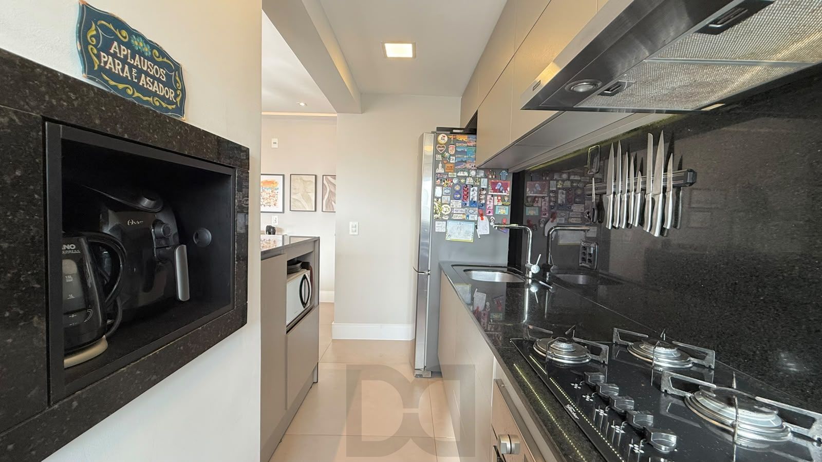 Apartamento a venda no Passo D'areia, 80 m2 com 2 dormitórios e 2 vagas cobertas. — foto 9