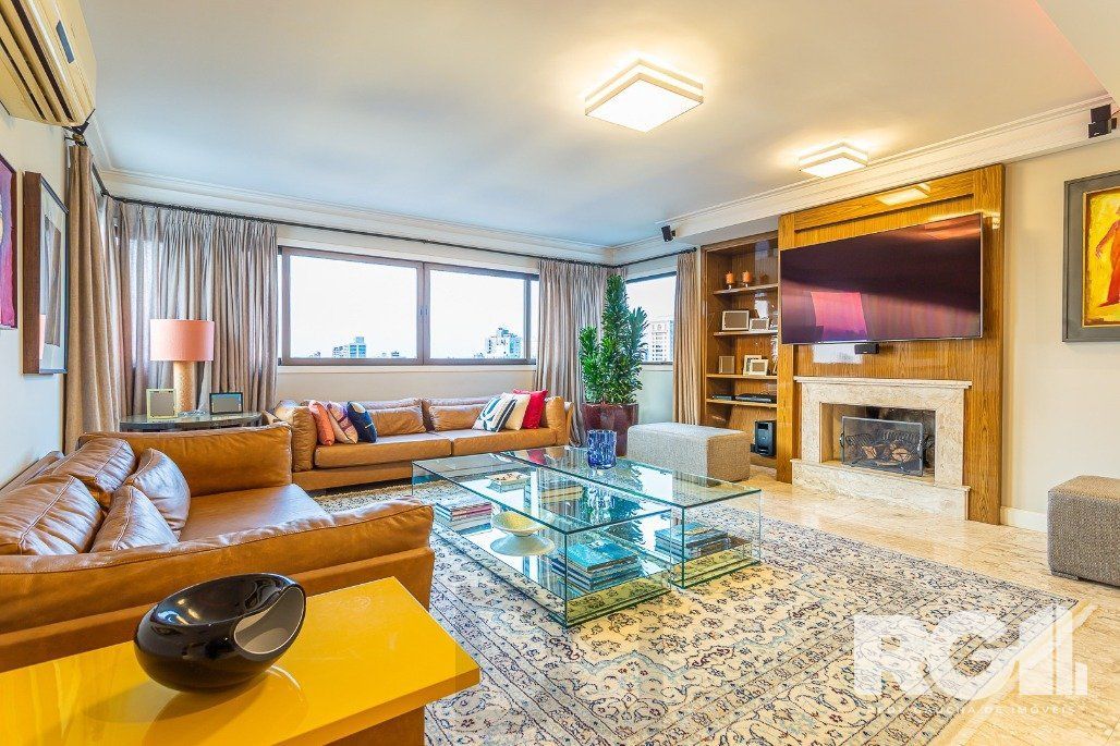 Apartamento semimobiliado, 167 m², 3 suítes e 3 vagas de garagem no bairro Bela Vista. — foto 1