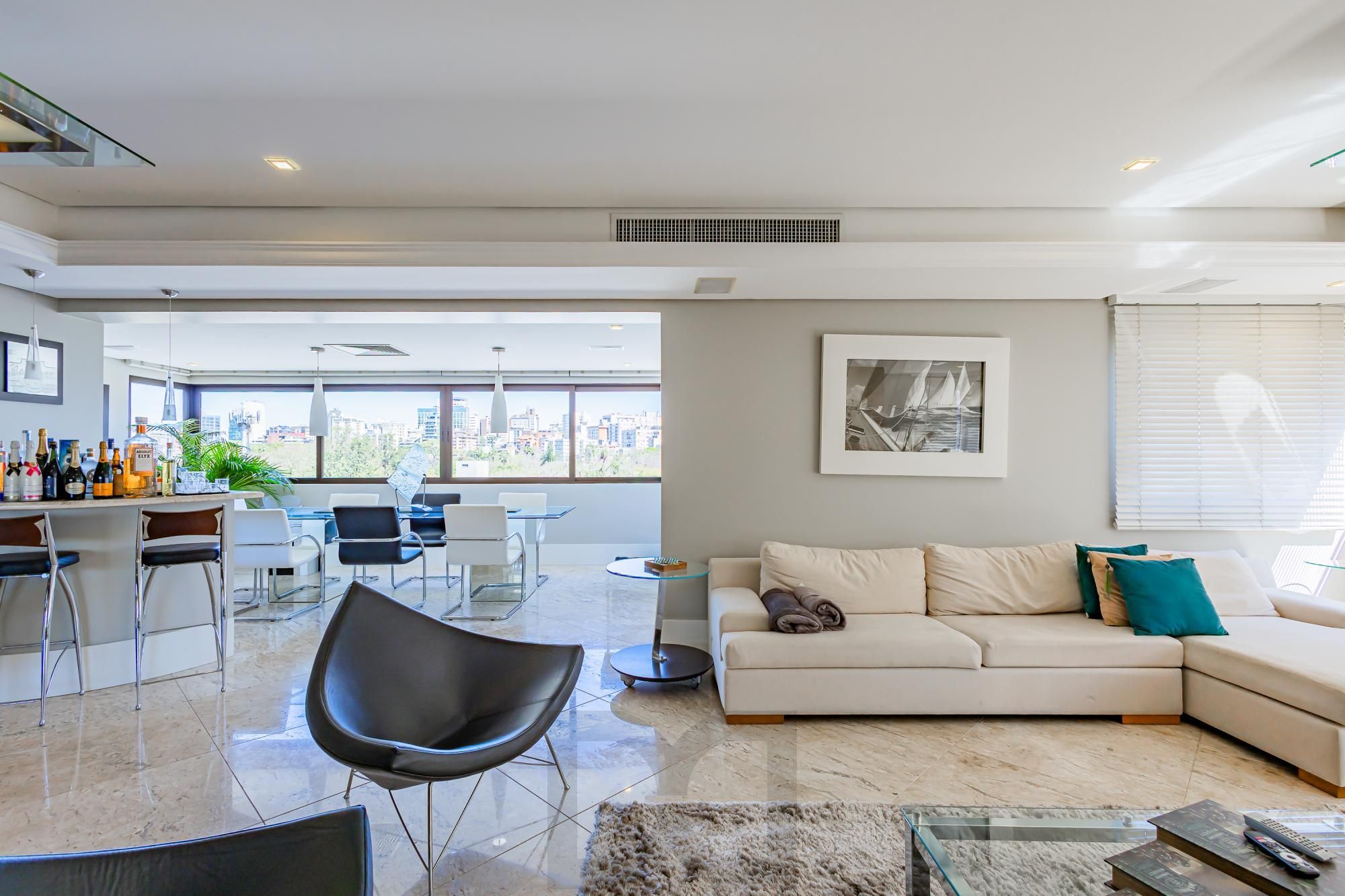 Espetacular apartamento 3 suítes 3 vagas com infra completa no Moinhos de Vento — foto 1