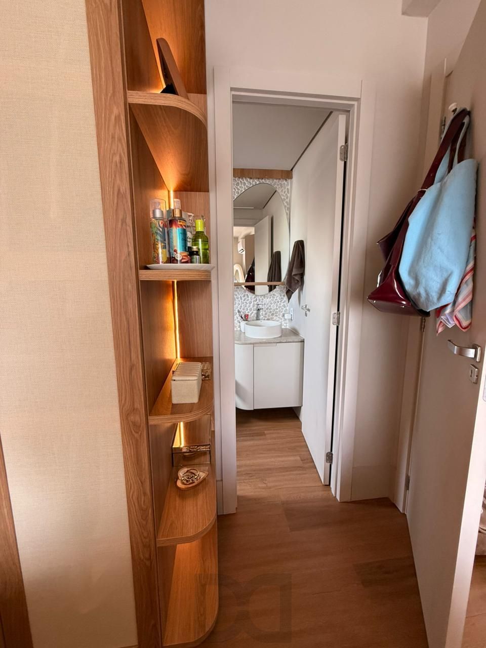 Apartamento mobiliado e decorado em alto padrão a venda no Quintal Moinhos. — foto 13