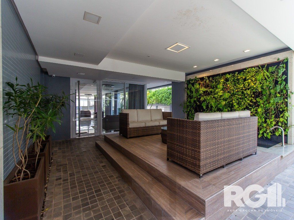Belíssimo apartamento todo decorado por arquiteto. Apartamento com 170 m2, 3 suítes, sendo 1 suíte máster no bairro Petrópolis. — foto 56