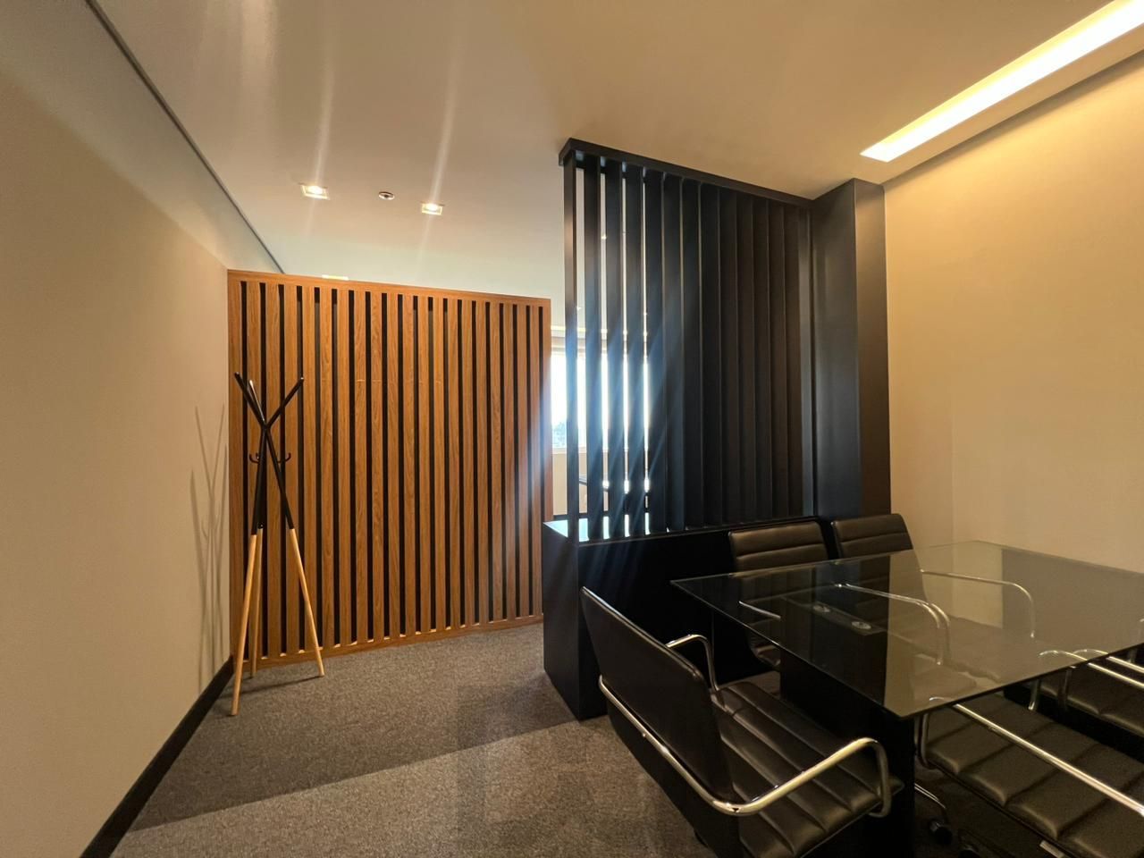 Sala comercial mobiliada com 40 m2 para alugar na Av. Anita Garibaldi. — foto 8