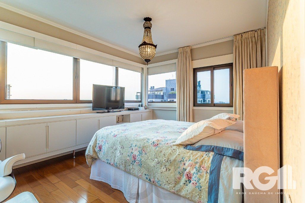 Apartamento semimobiliado, 167 m², 3 suítes e 3 vagas de garagem no bairro Bela Vista. — foto 19