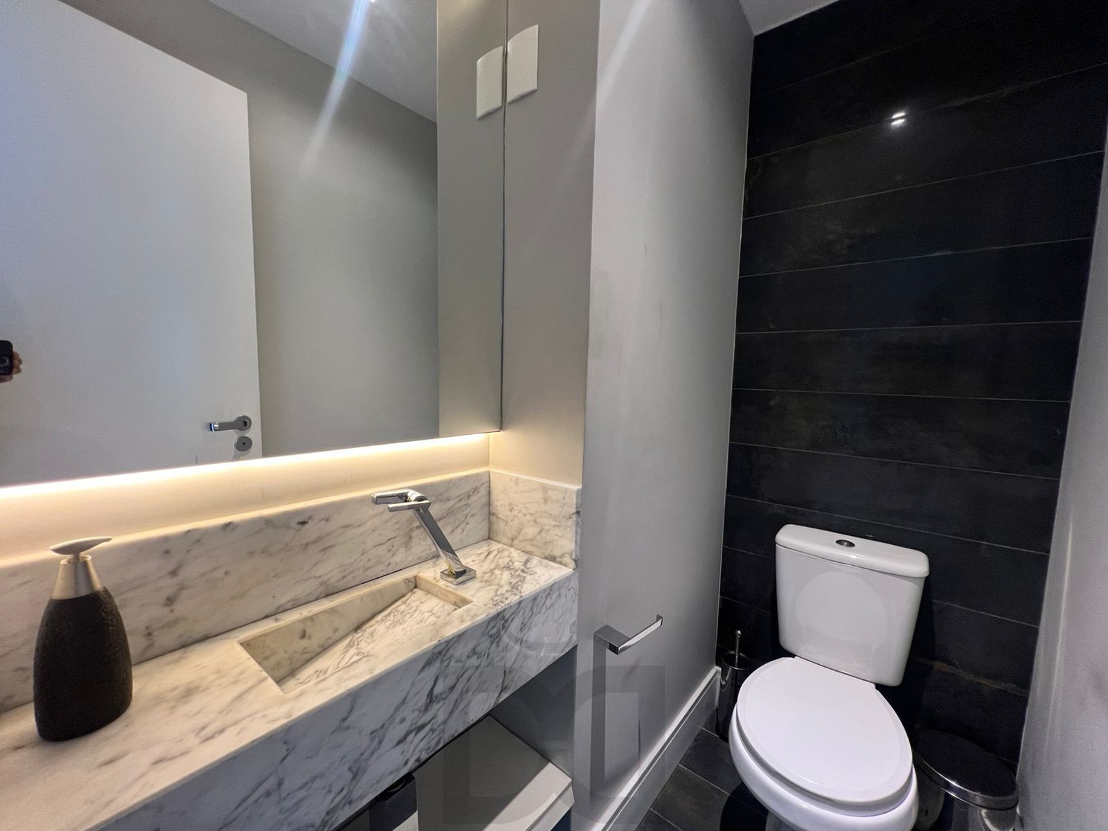 Apartamento duplex a venda, mobiliado e decorado, planta de 57 m2 com 1 dormitório, 2 vagas e 1 depósito. — foto 13