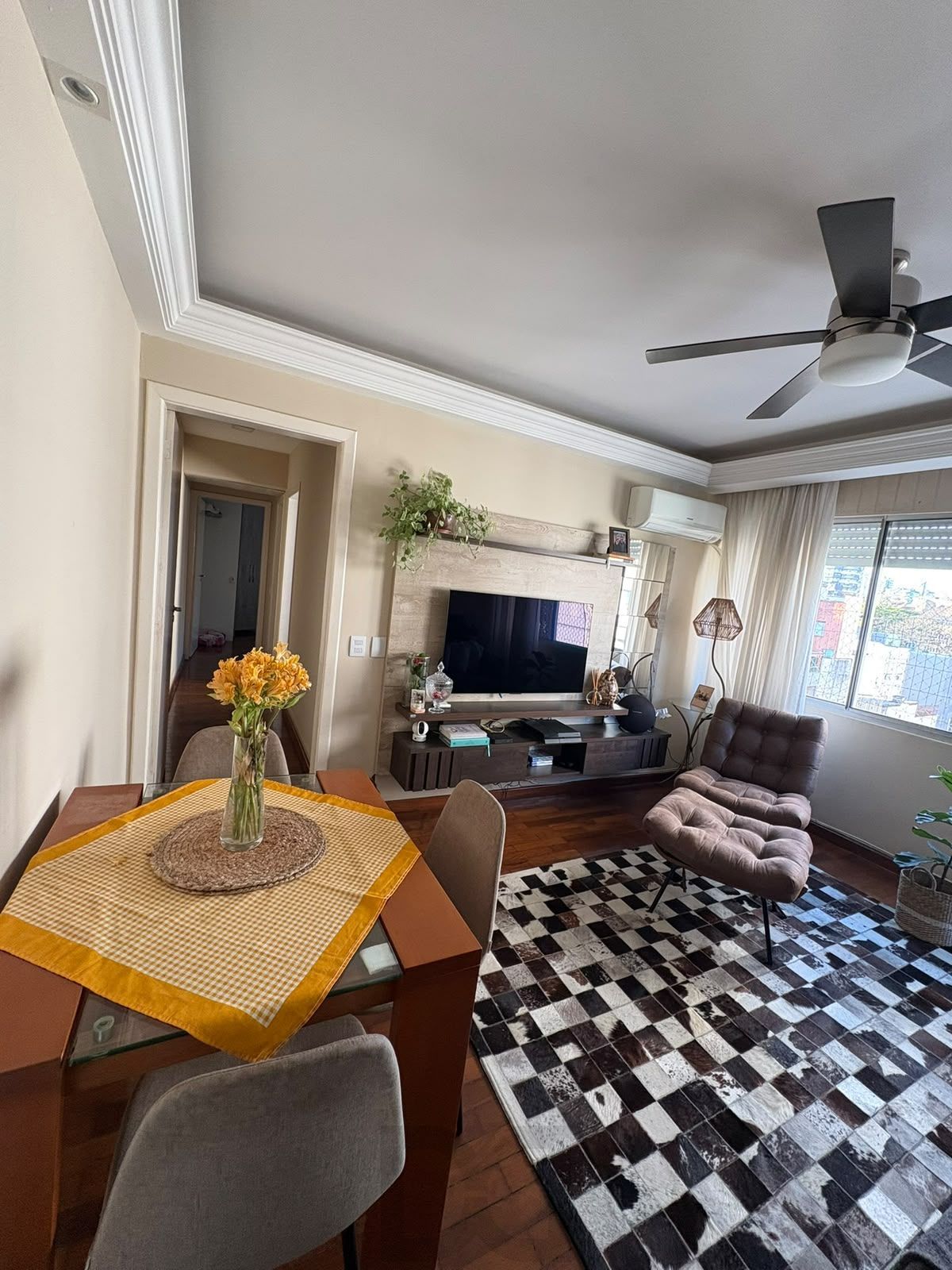 Apartamento 2 Dormitórios c/elevador e 1 vaga Coberta Bairro Bela Vista — foto 1
