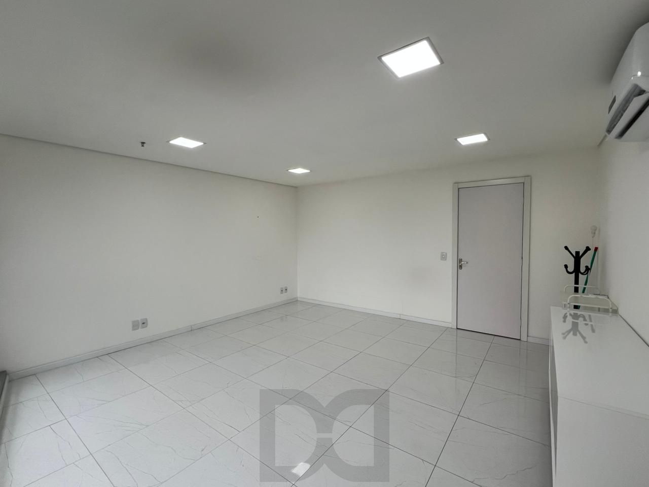 Sala comercial com 44 m2 a venda no Trend Nova Carlos Gomes. — foto 8