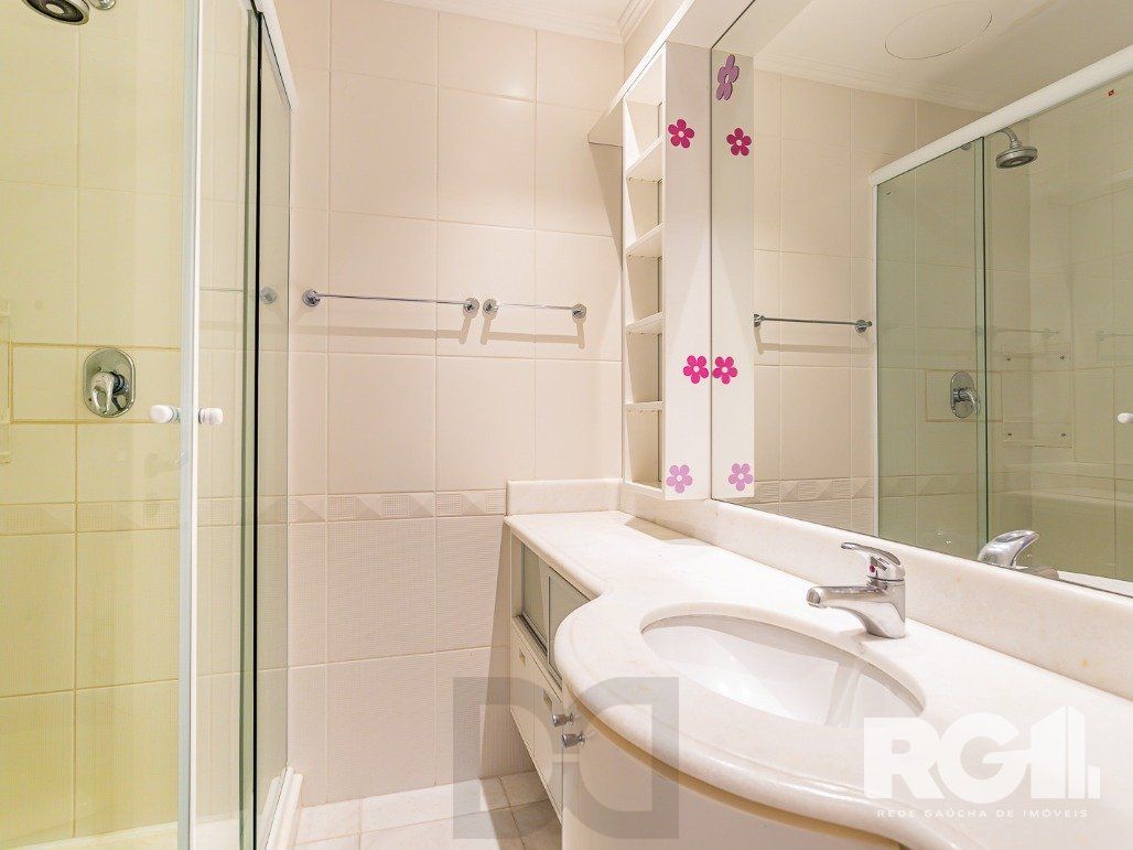 Apartamento semimobiliado, 167 m², 3 suítes e 3 vagas de garagem no bairro Bela Vista. — foto 32