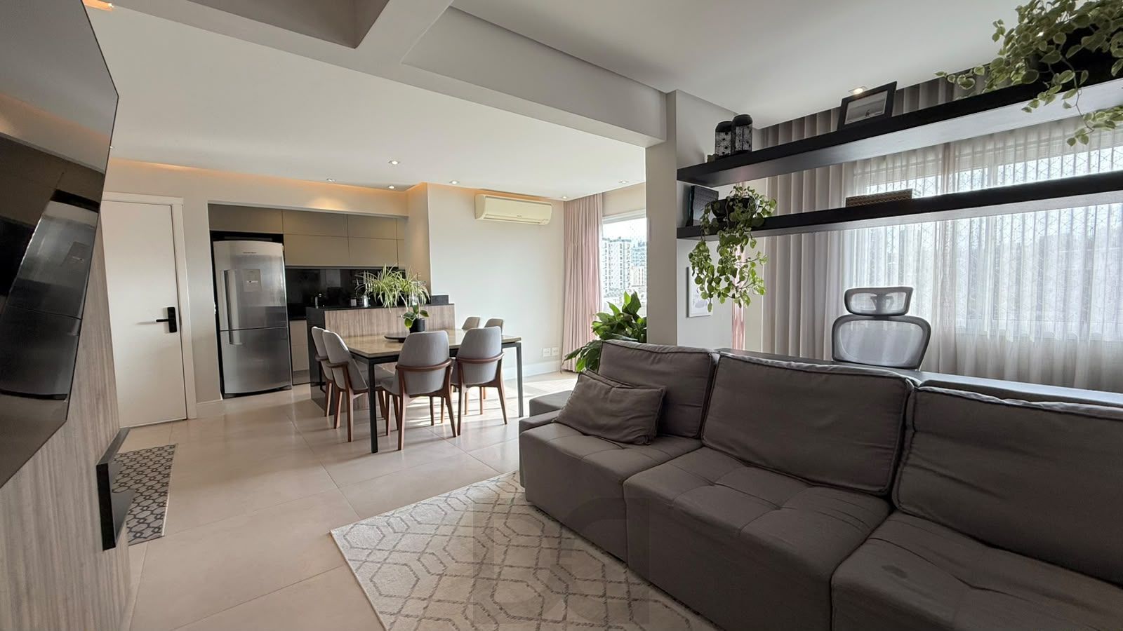 Apartamento a venda no Passo D'areia, 80 m2 com 2 dormitórios e 2 vagas cobertas. — foto 1