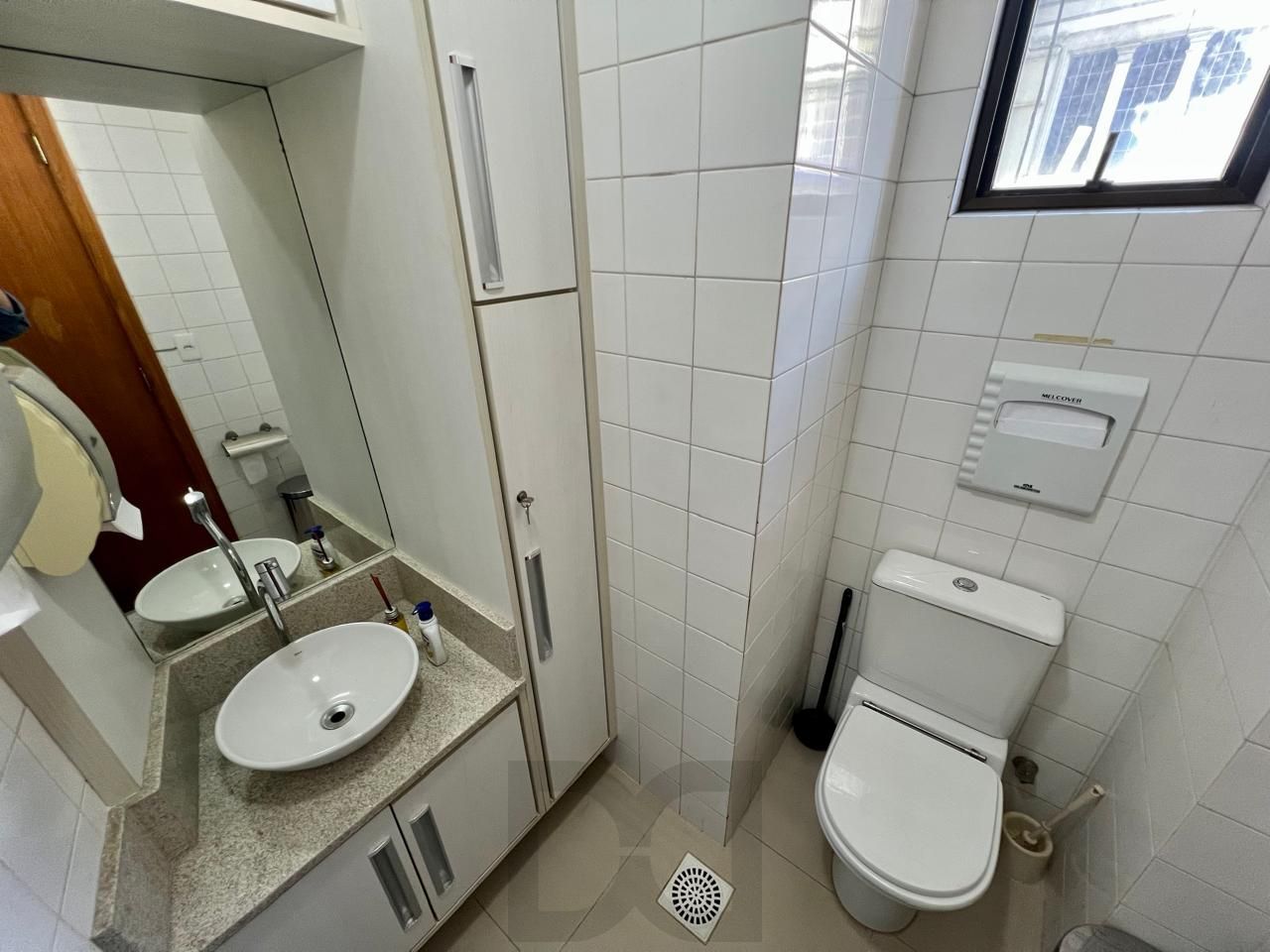 Clínica Odontológica mobiliada e equipada, 38 m2 com 2 vagas individuais na Av. Vinte e Quatro de Outubro — foto 10