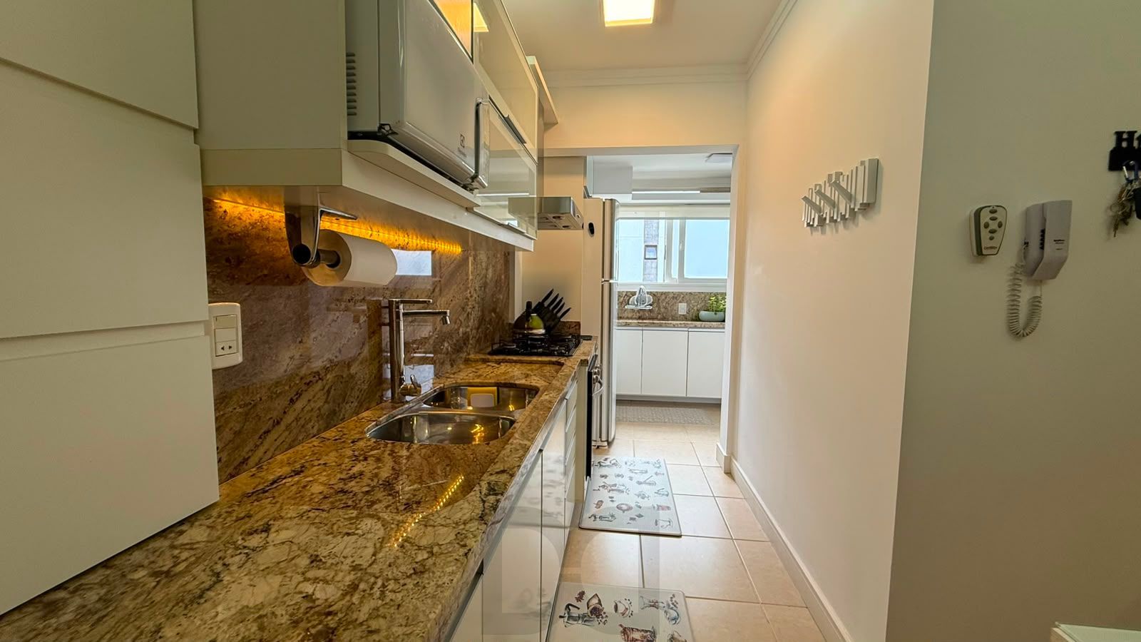 Lindo Apartamento a venda Semimobiliado de 2 Quartos no Bairro Petrópolis, Porto Alegre — foto 9