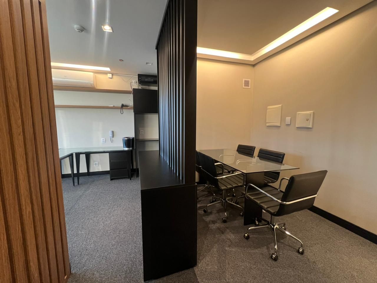 Sala comercial mobiliada com 40 m2 para alugar na Av. Anita Garibaldi. — foto 9