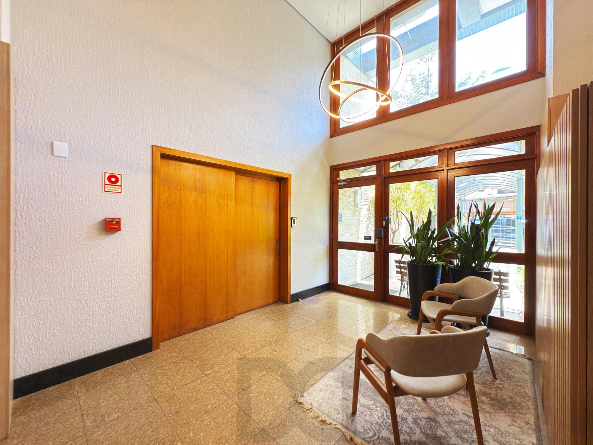 Belíssimo apartamento semimobiliado e decorado 2 dorm 2 vagas c/piscina — foto 31