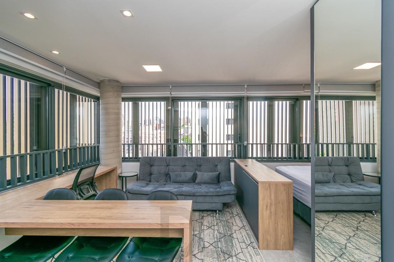 Loft de alto padrão construtivo no bairro Moinhos de Vento, planta de 29,60 m2 privativos com porcelanato, forro em gesso e aberturas em alumínio com vidros duplos. — foto 21
