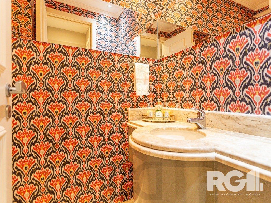 Apartamento semimobiliado, 167 m², 3 suítes e 3 vagas de garagem no bairro Bela Vista. — foto 8