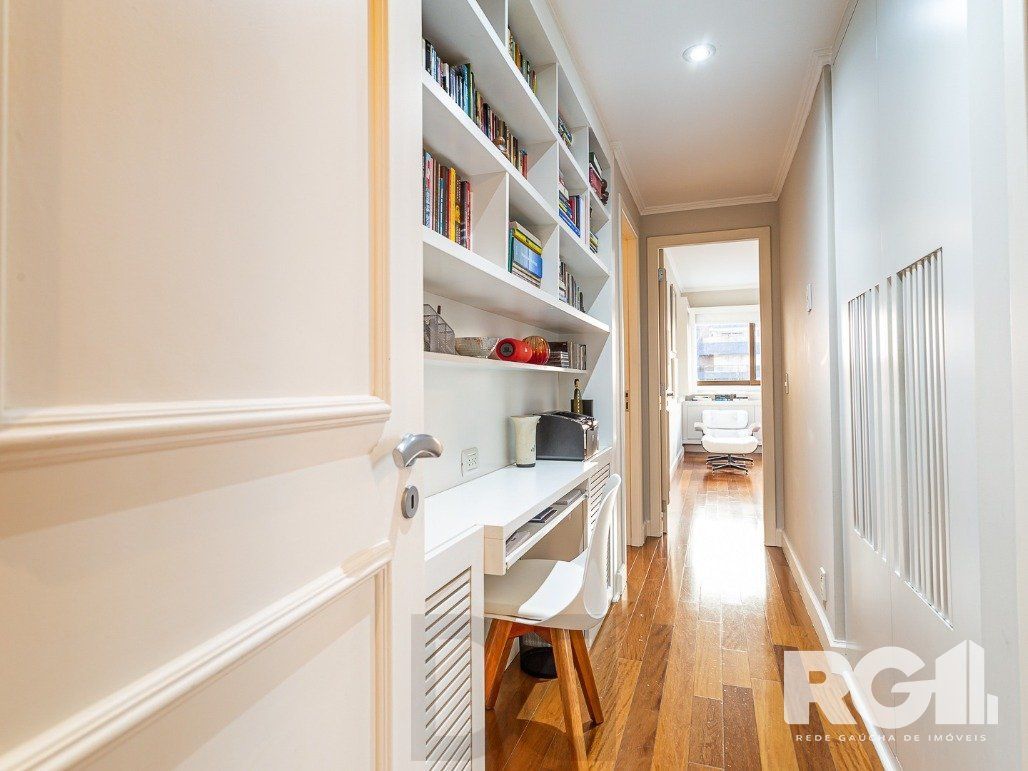 Apartamento semimobiliado, 167 m², 3 suítes e 3 vagas de garagem no bairro Bela Vista. — foto 17