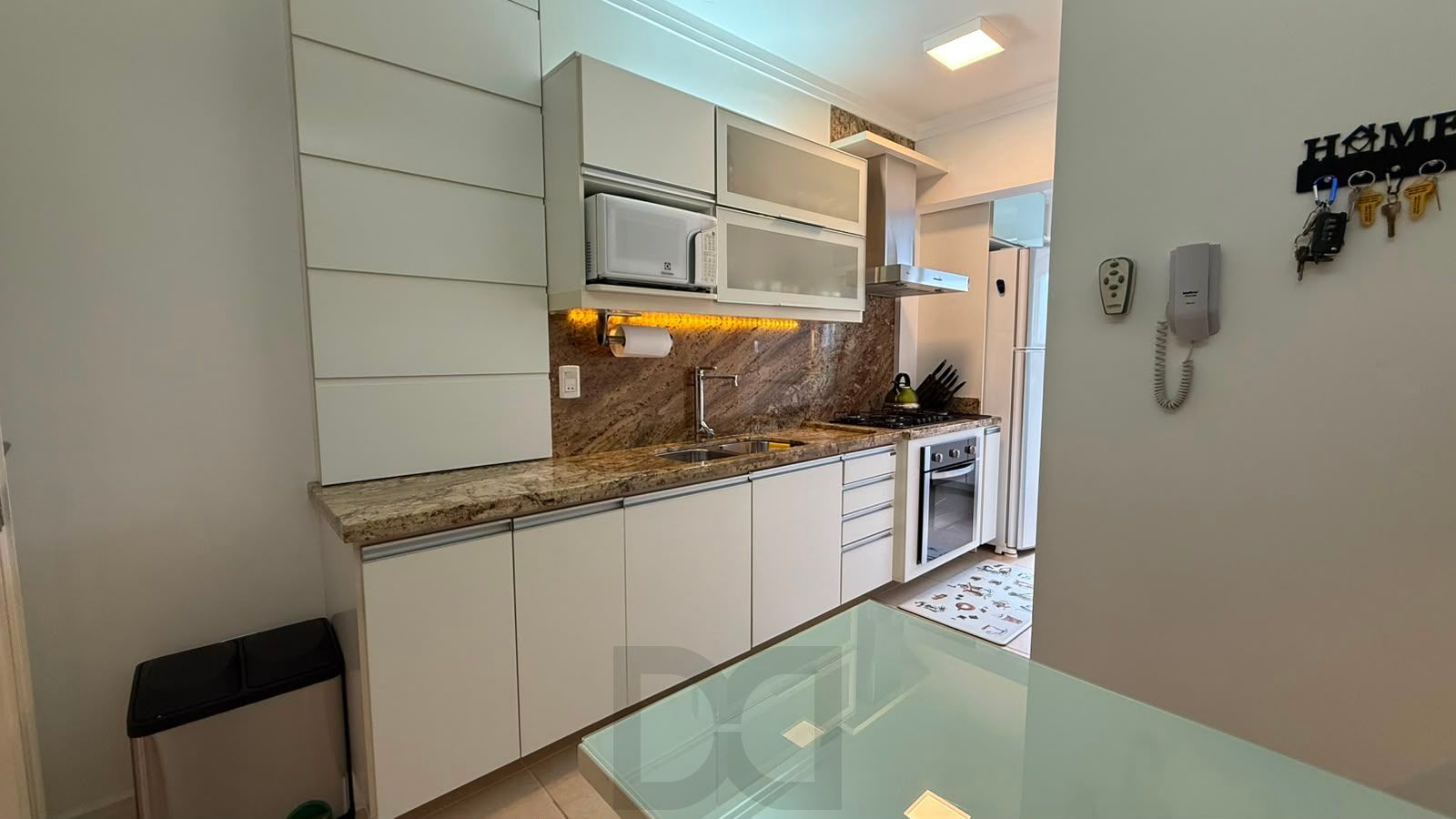 Lindo Apartamento a venda Semimobiliado de 2 Quartos no Bairro Petrópolis, Porto Alegre — foto 12