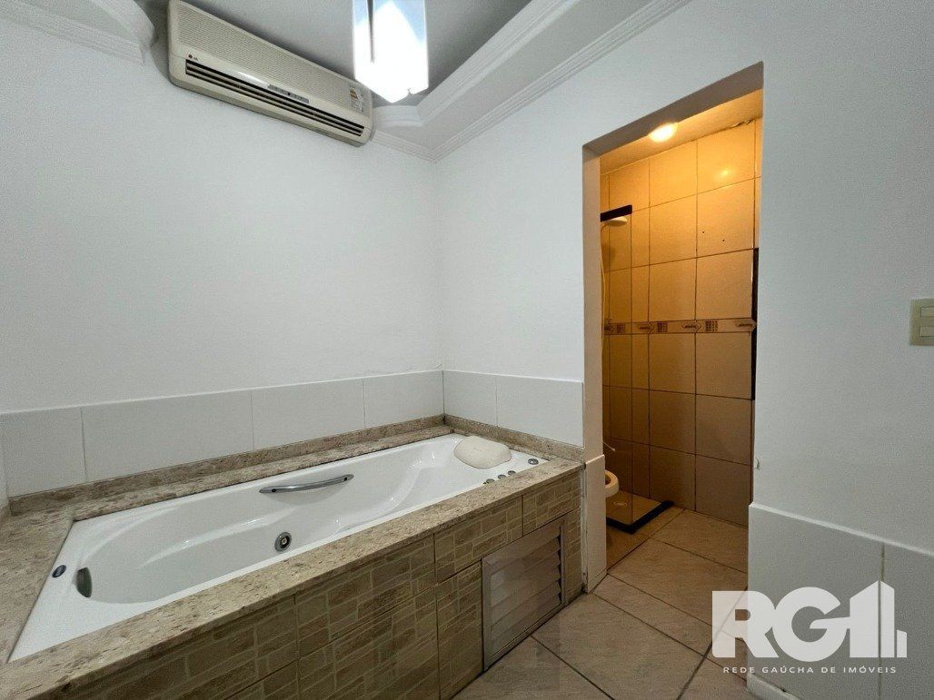Loja térrea em condomínio de 45 m2 com vaga para alugar no bairro Floresta. — foto 9