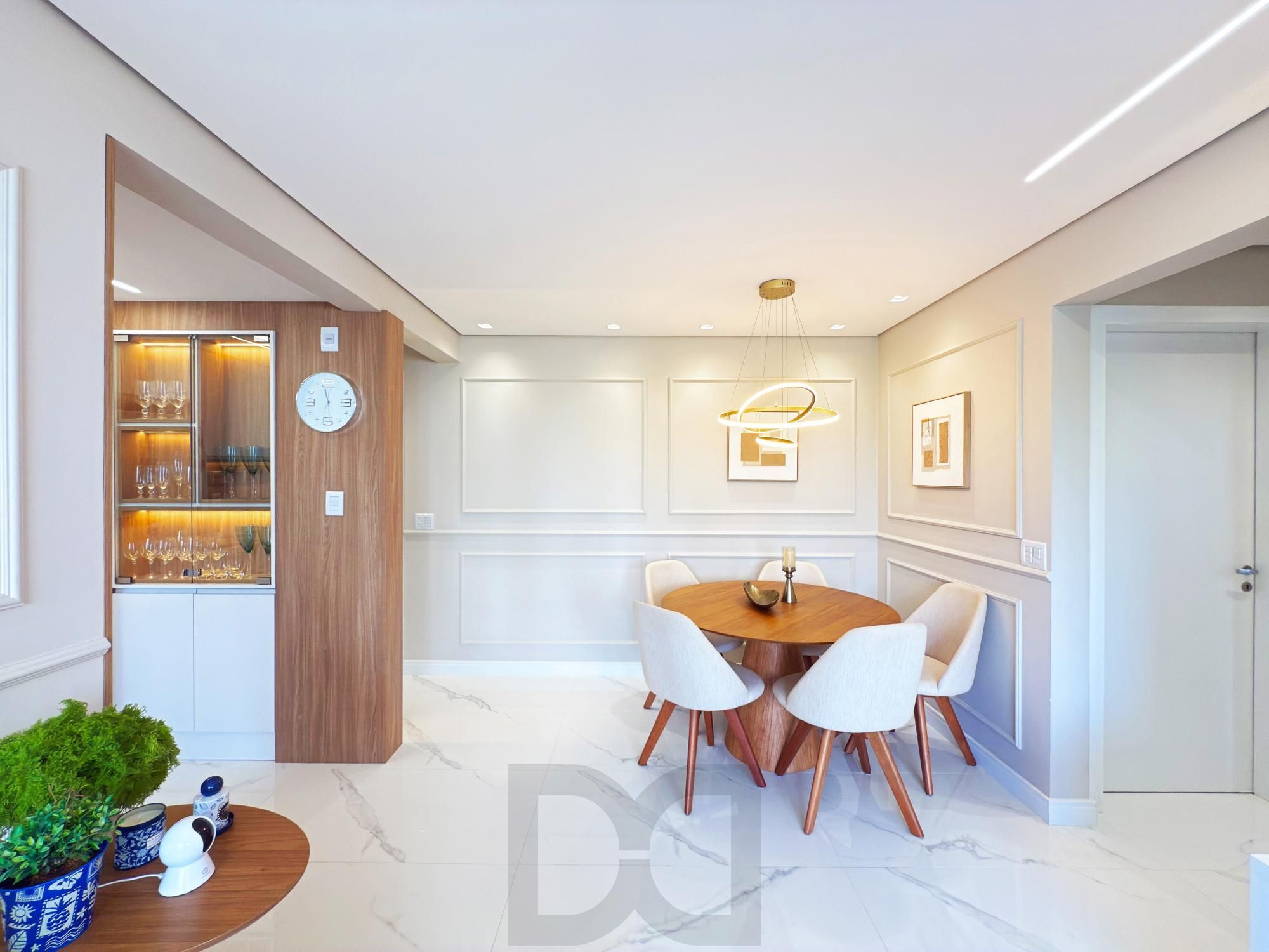 Belíssimo apartamento semimobiliado e decorado 2 dorm 2 vagas c/piscina — foto 11