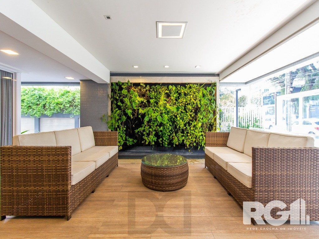 Belíssimo apartamento todo decorado por arquiteto. Apartamento com 170 m2, 3 suítes, sendo 1 suíte máster no bairro Petrópolis. — foto 39