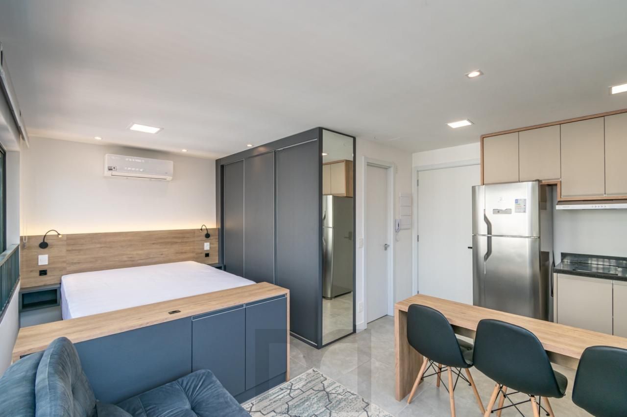 Loft de alto padrão construtivo no bairro Moinhos de Vento, planta de 29,60 m2 privativos com porcelanato, forro em gesso e aberturas em alumínio com vidros duplos. — foto 32